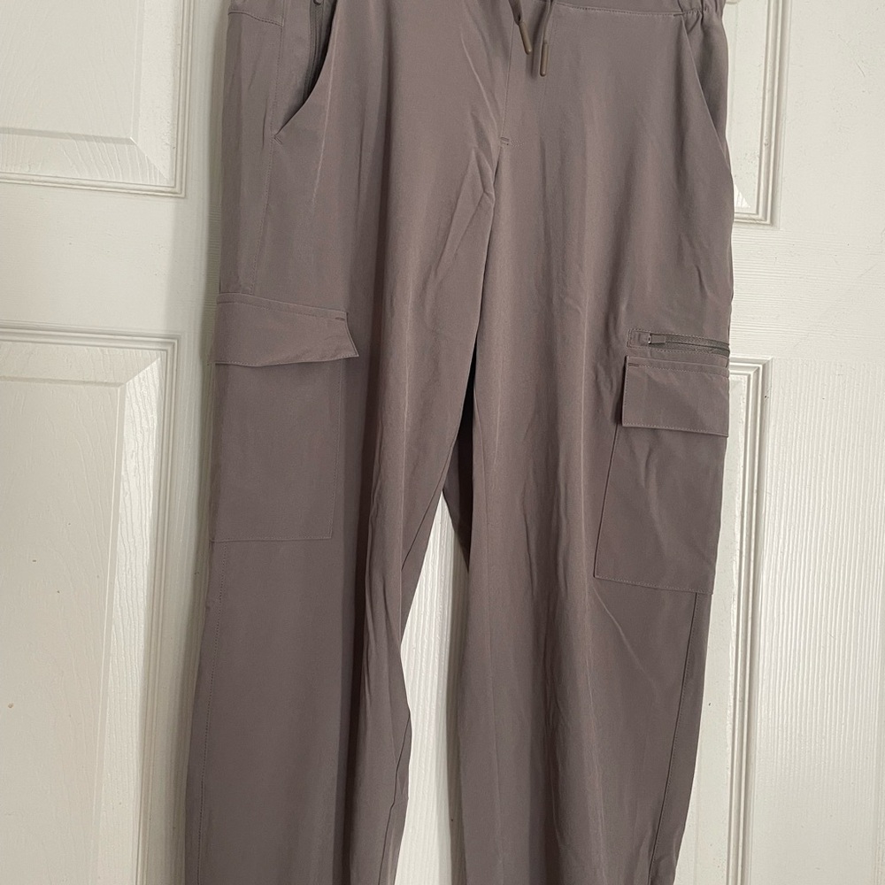 Women’s Taupe Cargo Pants new